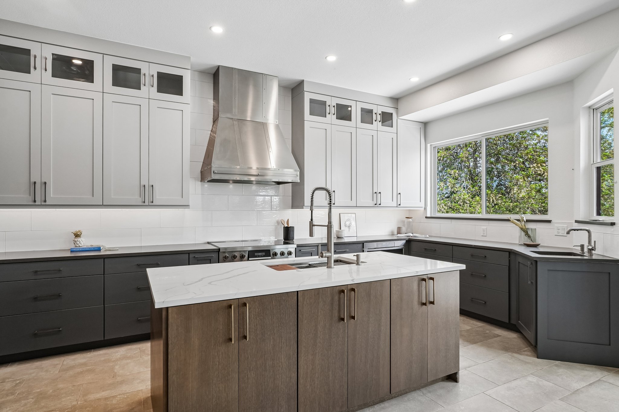 Clarendon Dr-S2304-023.jpg