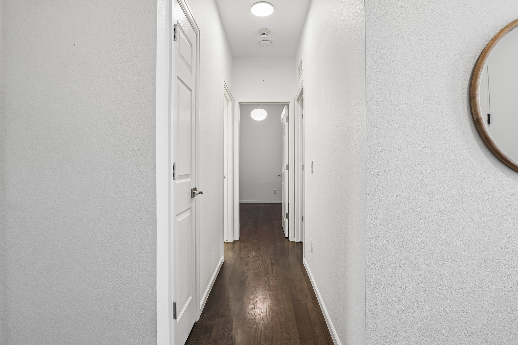 Clarendon Dr-S2304-045.jpg