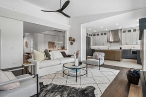 Clarendon Dr-S2304-011.jpg