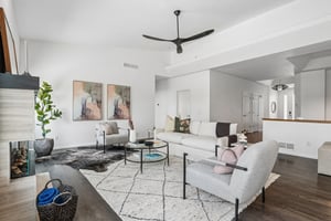 Clarendon Dr-S2304-014.jpg