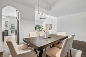 Clarendon Dr-S2304-019.jpg