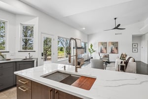 Clarendon Dr-S2304-027.jpg