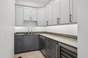 Clarendon Dr-S2304-030.jpg