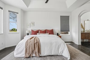 Clarendon Dr-S2304-035.jpg