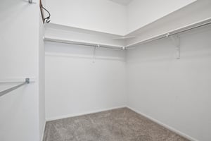Clarendon Dr-S2304-042.jpg