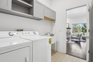 Clarendon Dr-S2304-044.jpg