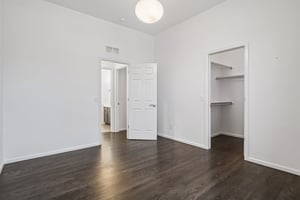 Clarendon Dr-S2304-050.jpg