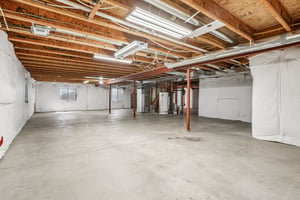Clarendon Dr-S2304-053.jpg