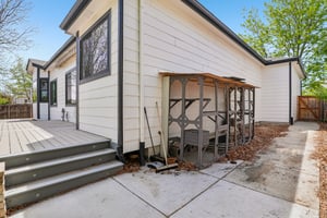 Clarendon Dr-S2304-056.jpg