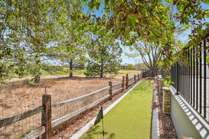Clarendon Dr-S2304-058.jpg