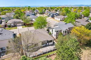 Clarendon Dr-S2304-068.jpg