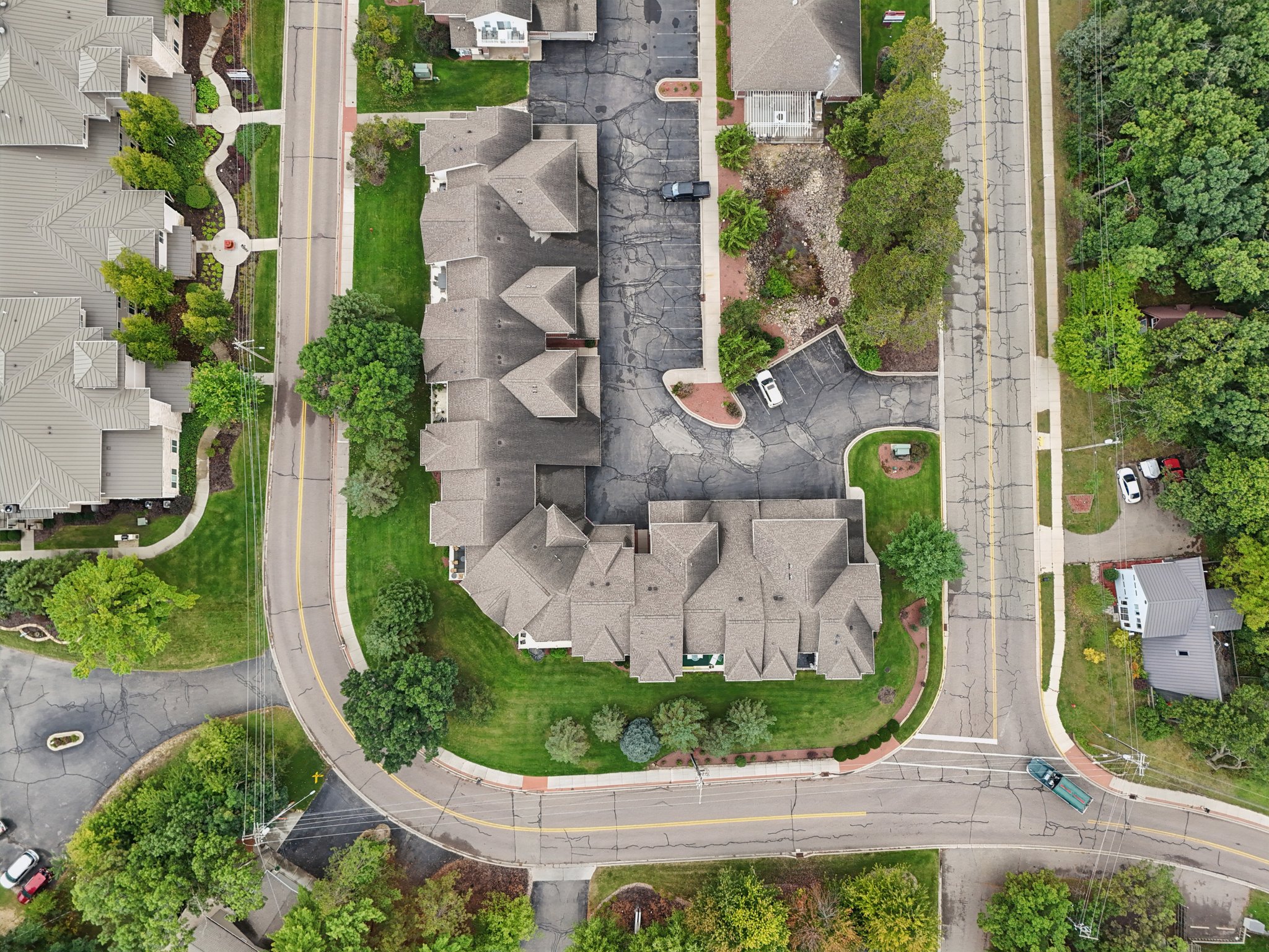 E Lake Ave 211-S2309-064.jpg