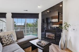 E Lake Ave 211-S2309-004.jpg