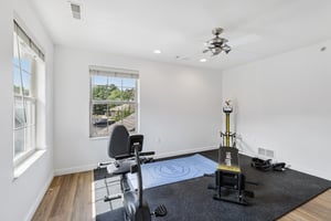 E Lake Ave 211-S2309-024.jpg