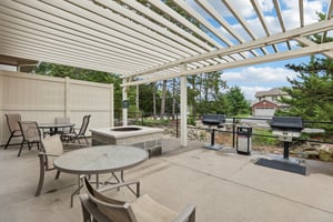 E Lake Ave 211-2309-907.jpg