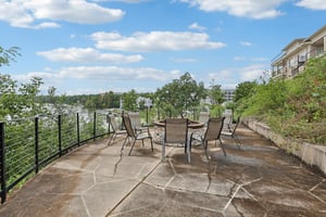 E Lake Ave 211-2309-908.jpg