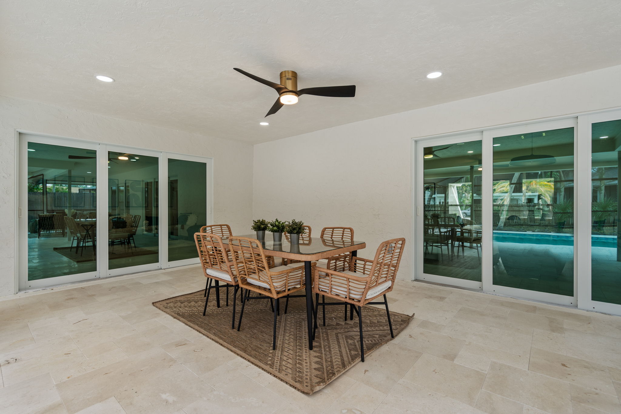  Photo 87