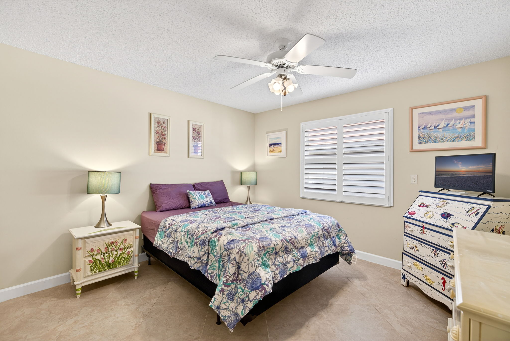 Guest Bedroom 1 - 1 of 2