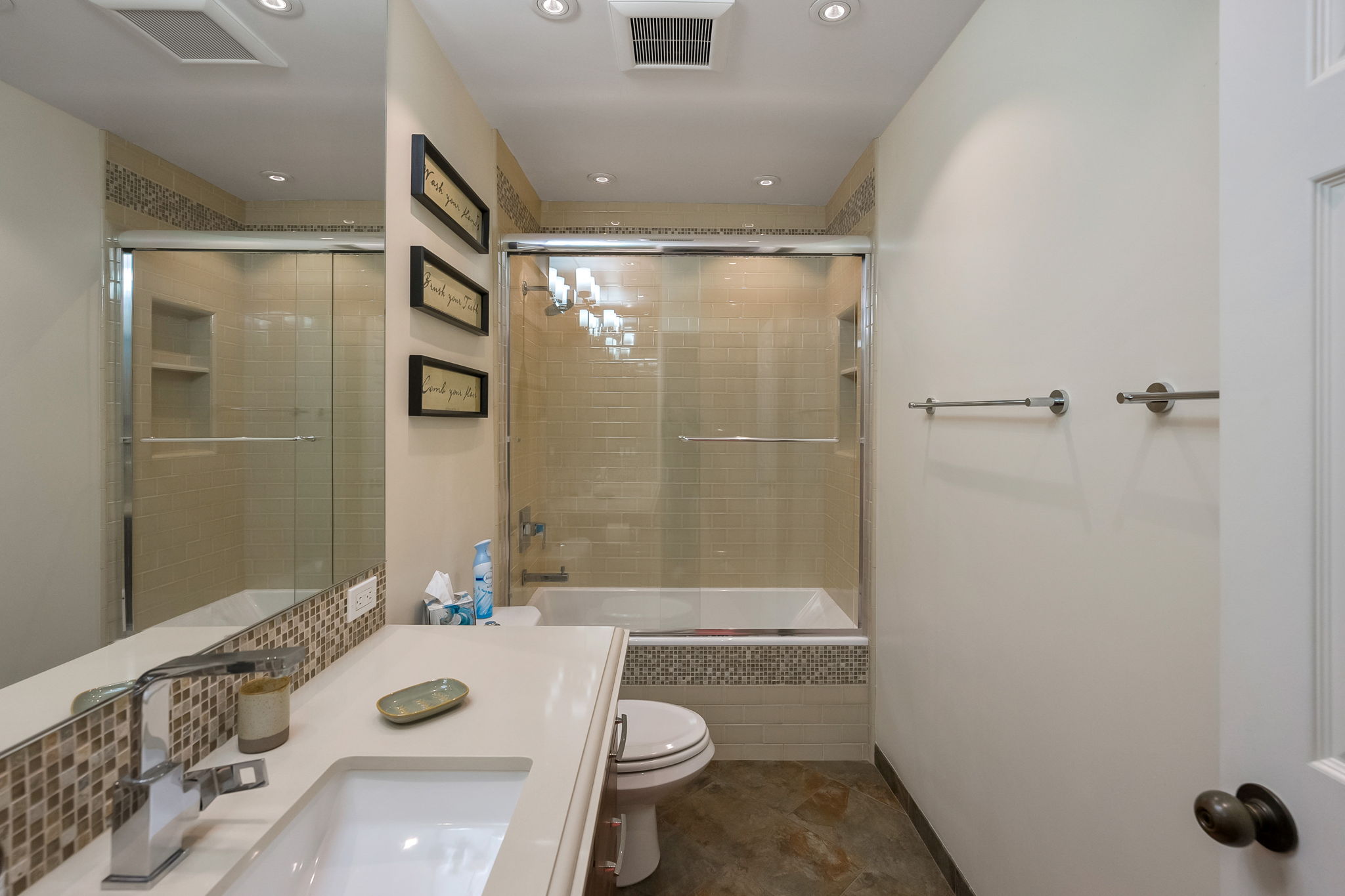 6701 Hannum Avenue-31