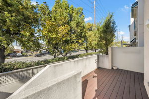 6701 Hannum Avenue-13