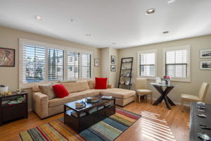 6701 Hannum Avenue-18