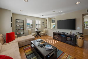 6701 Hannum Avenue-19