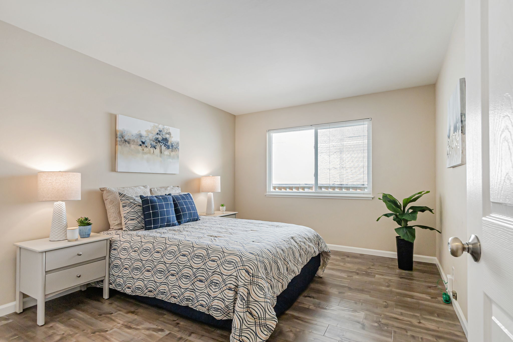 038_6702 Heathfield Dr