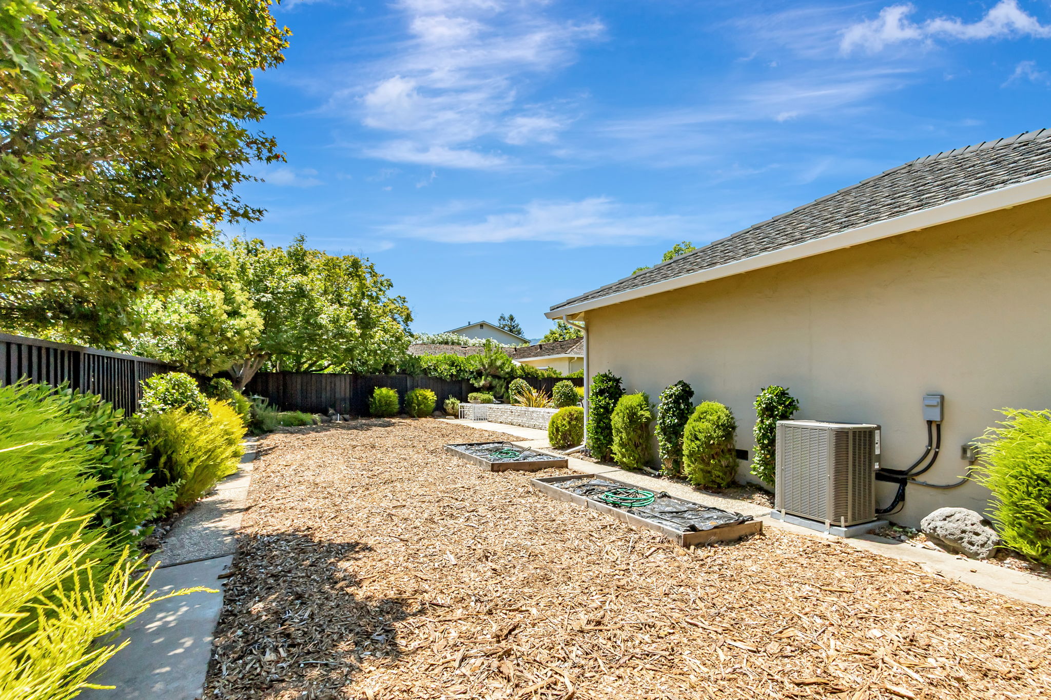 050_6702 Heathfield Dr
