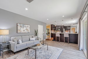 013_6702 Heathfield Dr