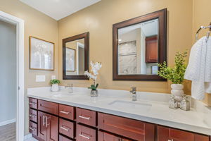 043_6702 Heathfield Dr