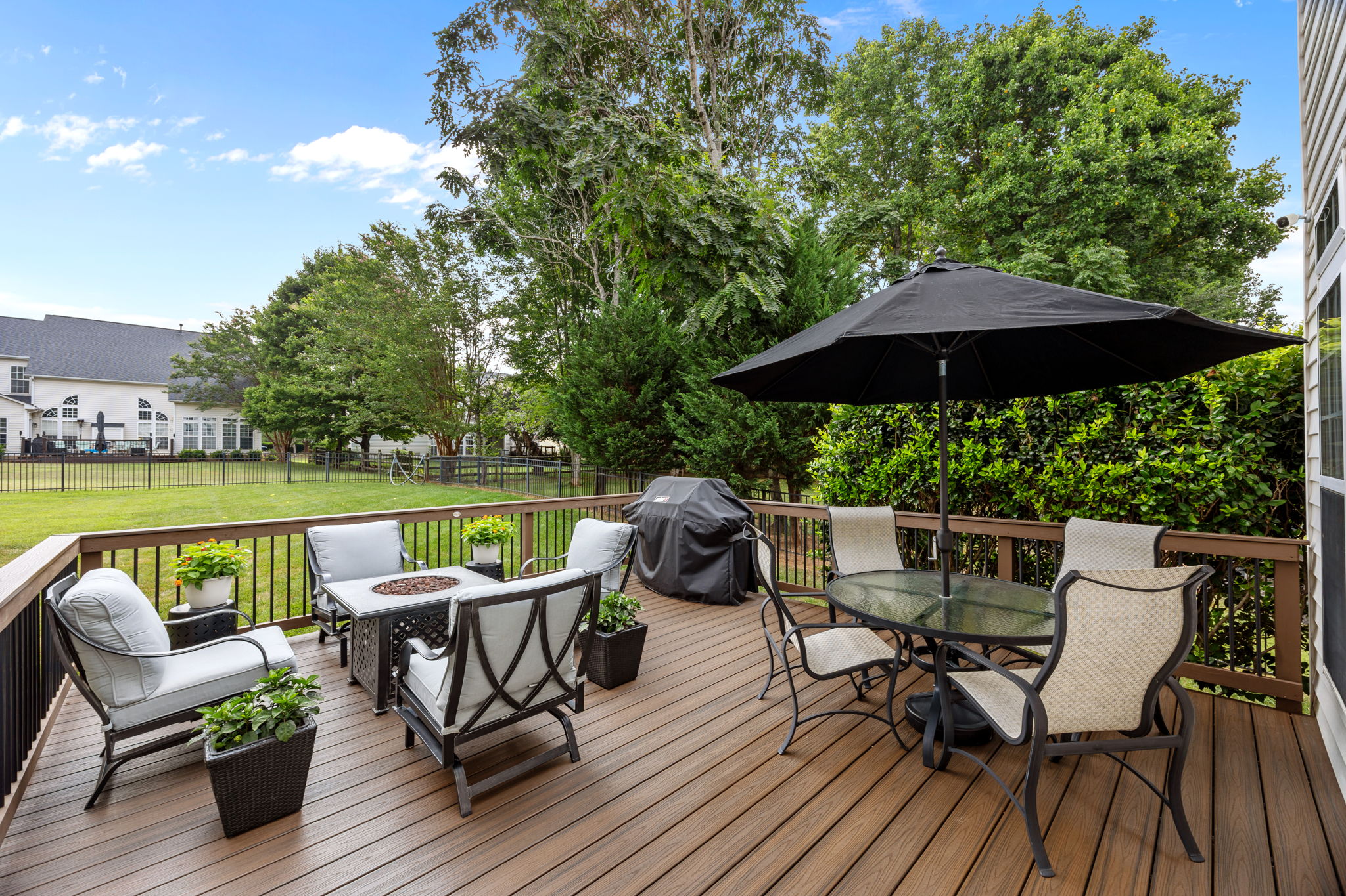 Low maintenance and durable composite decking