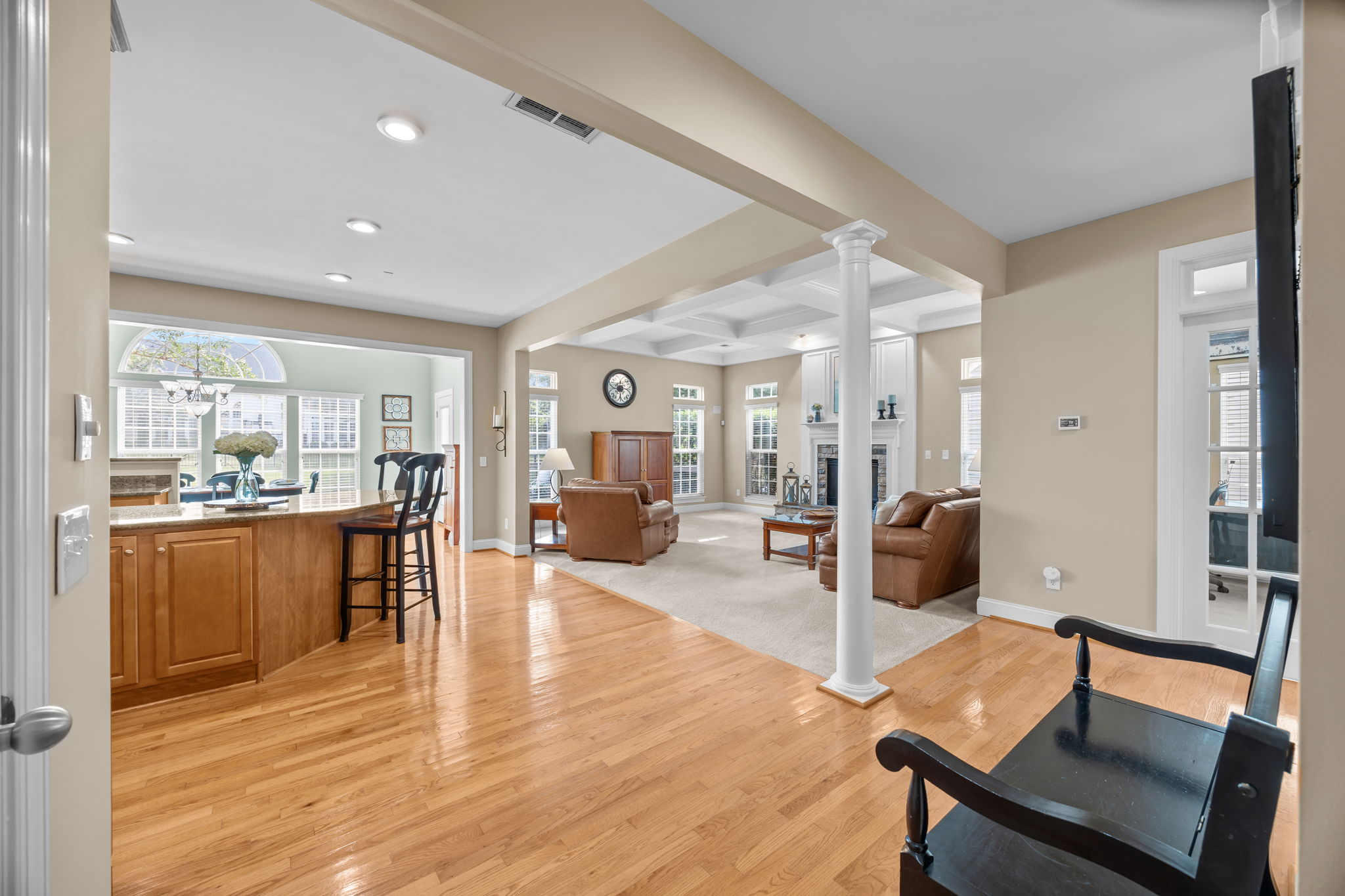 Extensive solid wood flooring