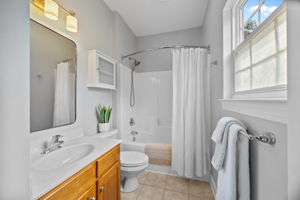 Ensuite bath at bedroom 1