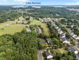 Ideal Lake Norman location near Blythe landing boat ramp and Lake Norman Community Sailing Center