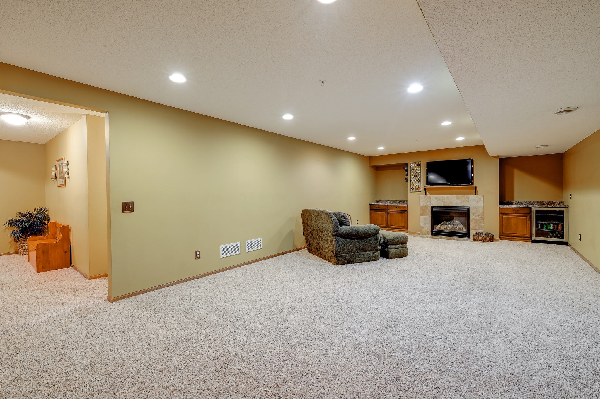 22 Family room