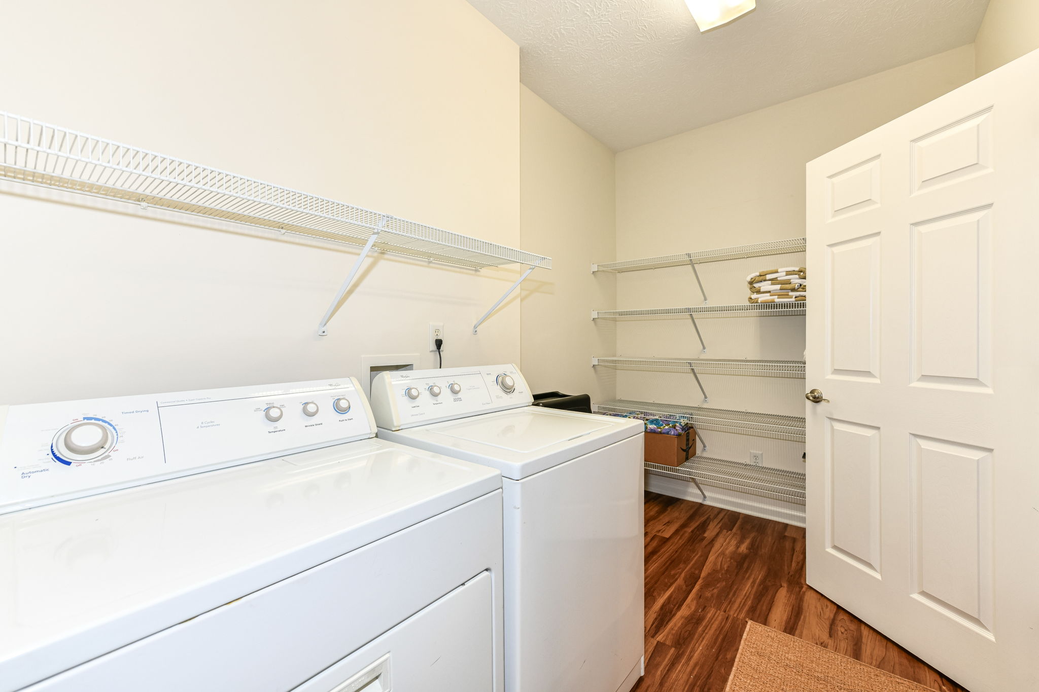 Laundry Rm & Pantry