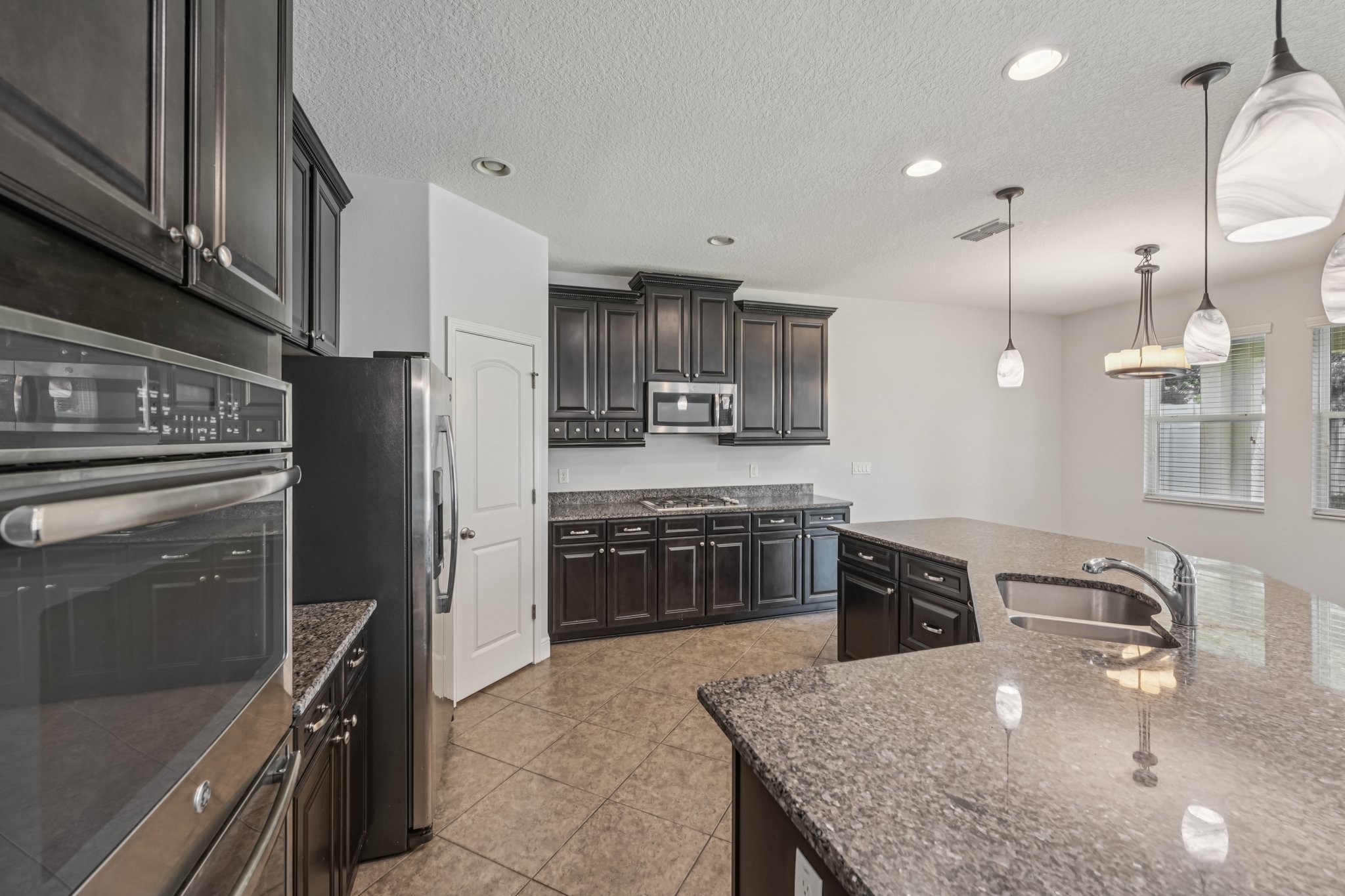 Riverside Bluffs Dr-1306-017.jpg