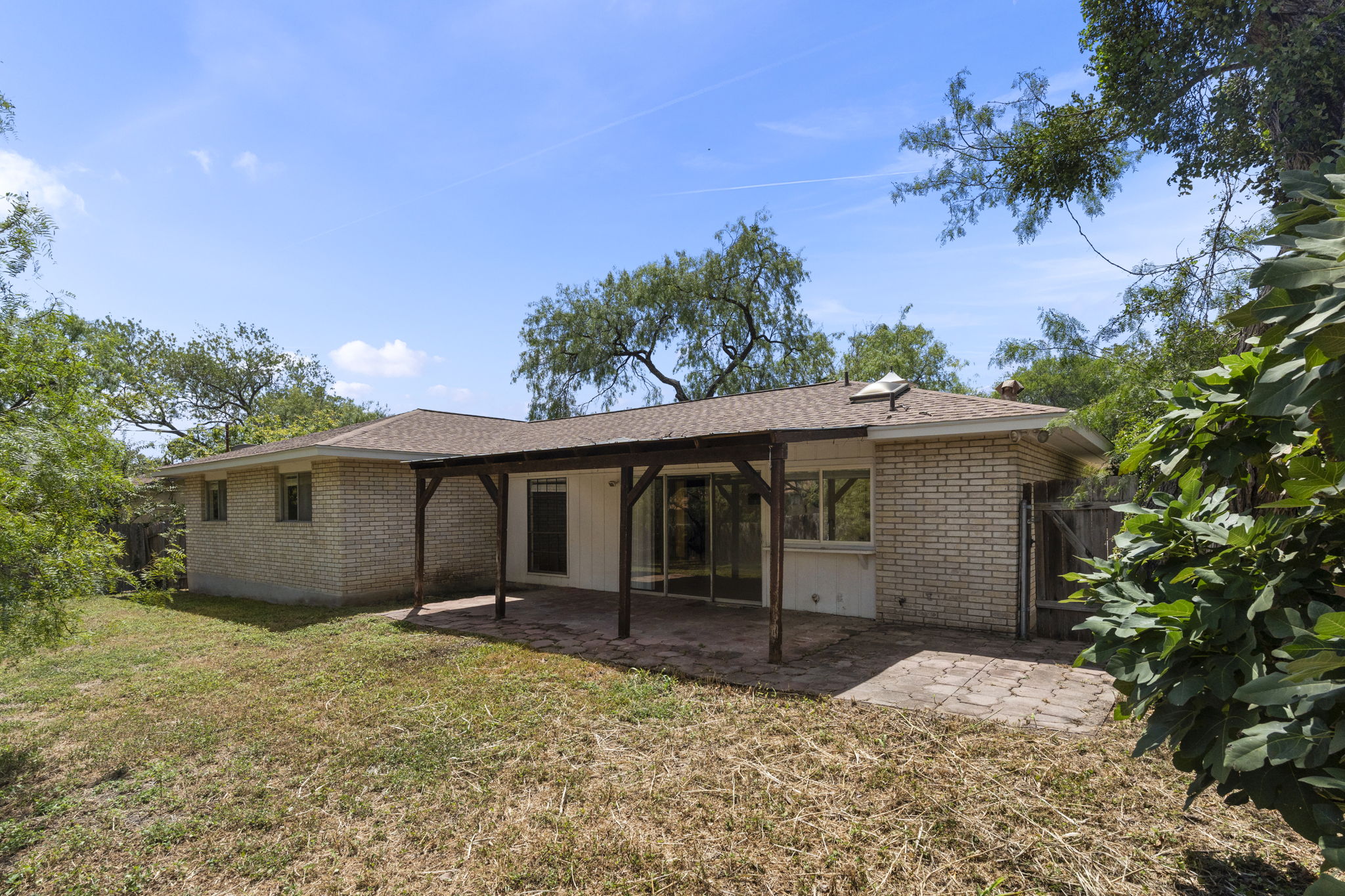  Photo 42