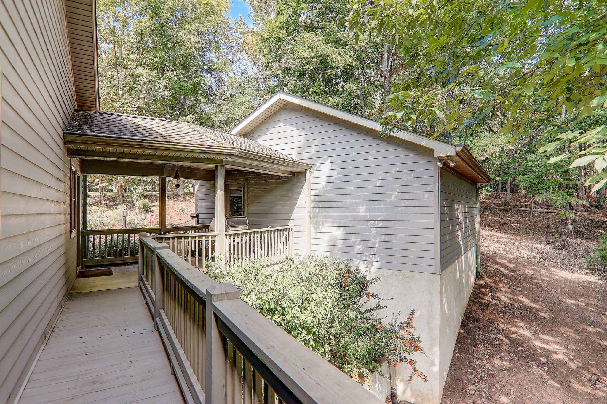 Mountain Laurel Dr-061