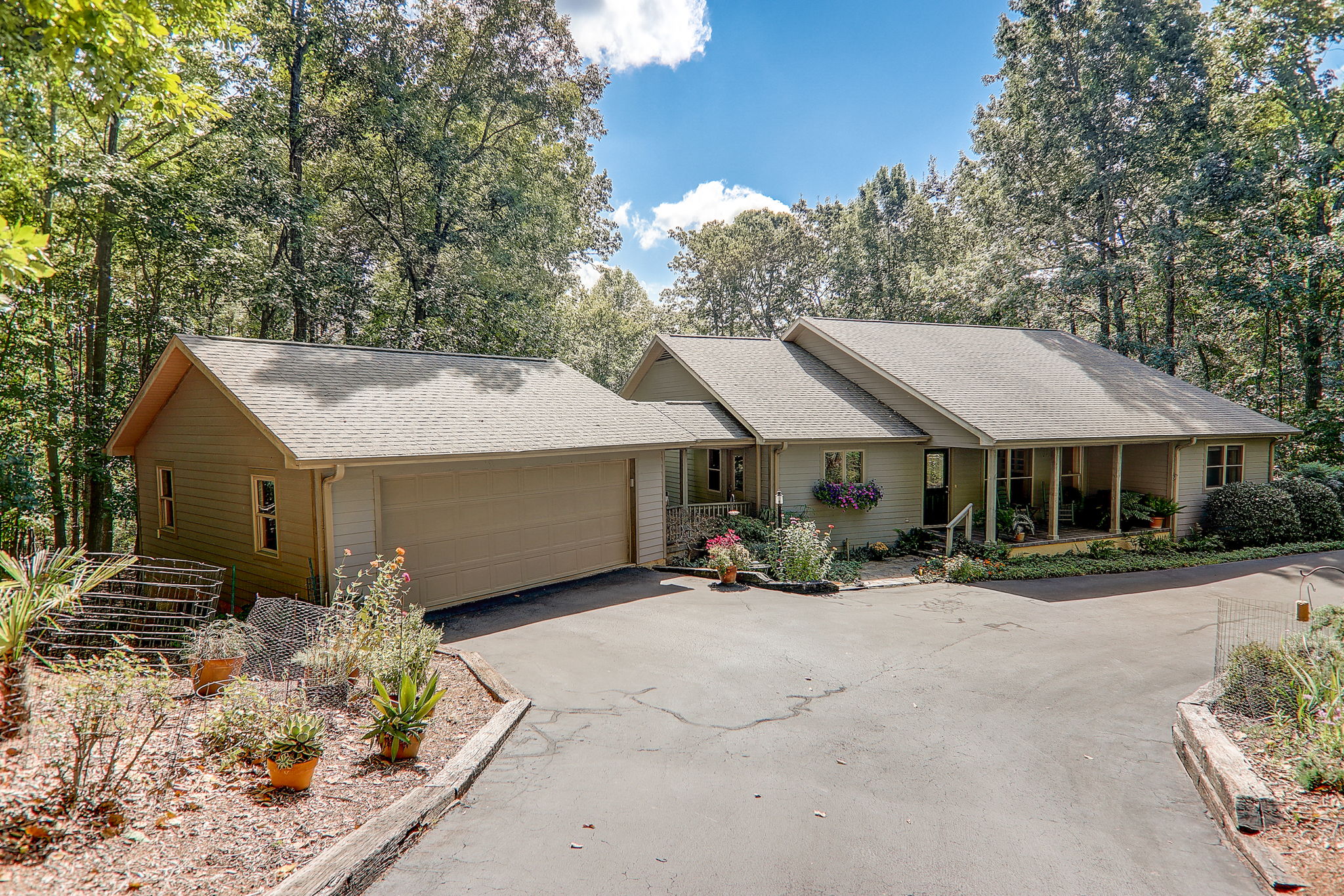 Mountain Laurel Dr-002