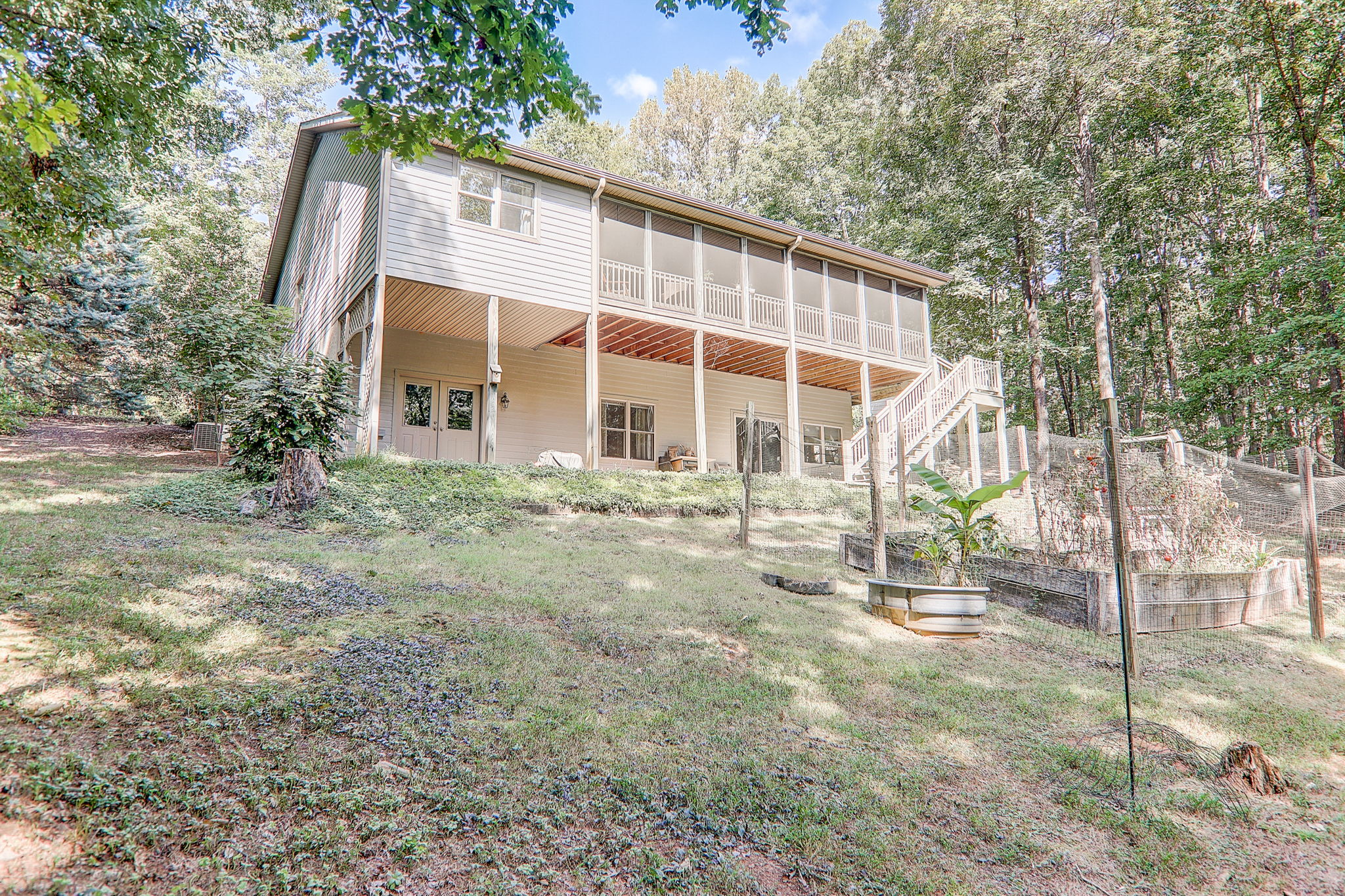 Mountain Laurel Dr-069