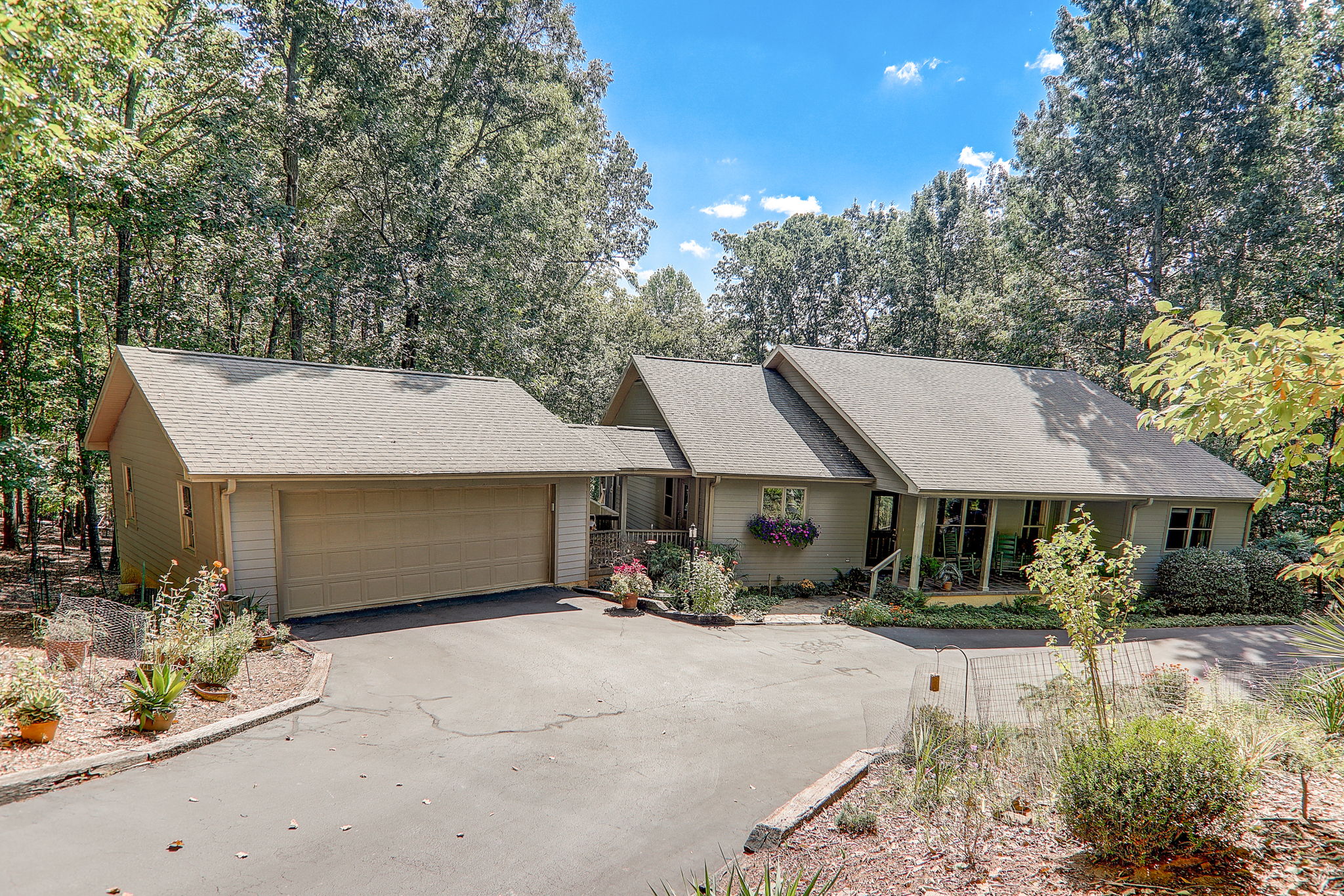 Mountain Laurel Dr-004