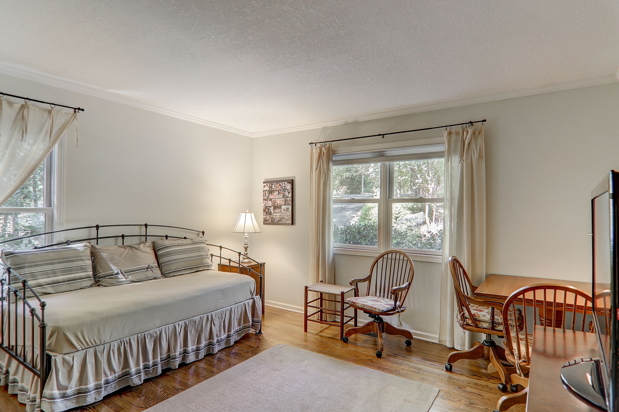 Mountain Laurel Dr-053