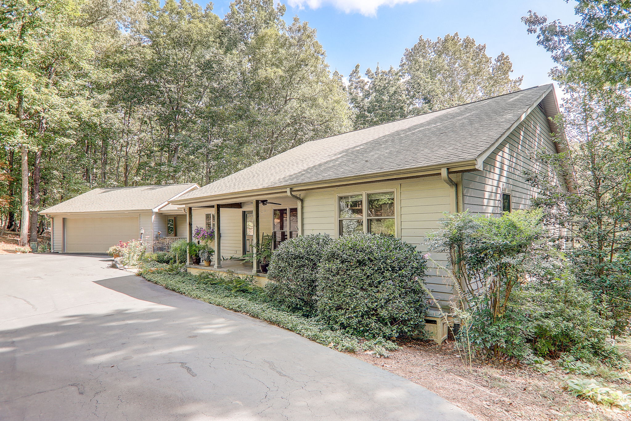 Mountain Laurel Dr-009