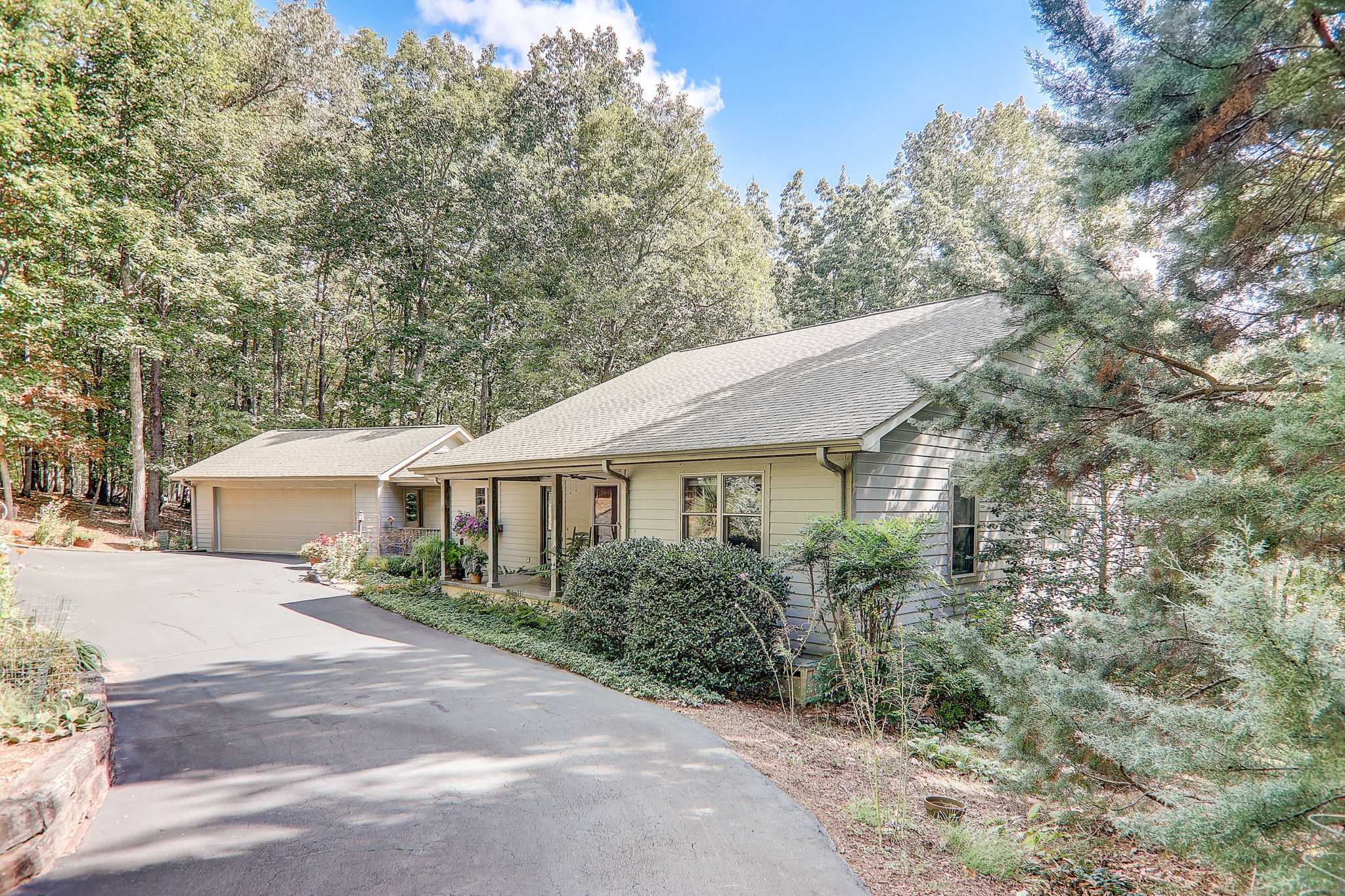 Mountain Laurel Dr-008