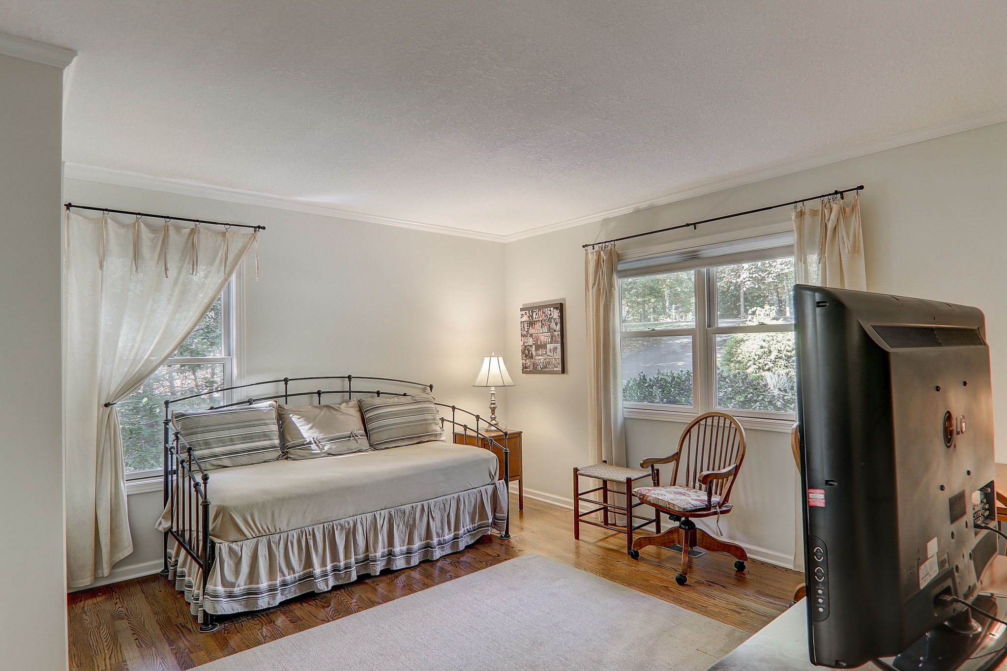 Mountain Laurel Dr-052