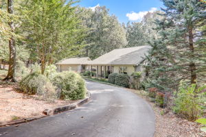 Mountain Laurel Dr-006