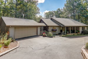 Mountain Laurel Dr-003