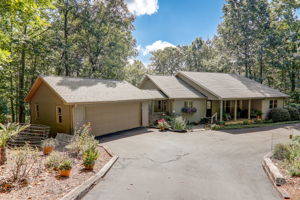 Mountain Laurel Dr-002