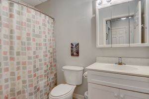 Mountain Laurel Dr-044